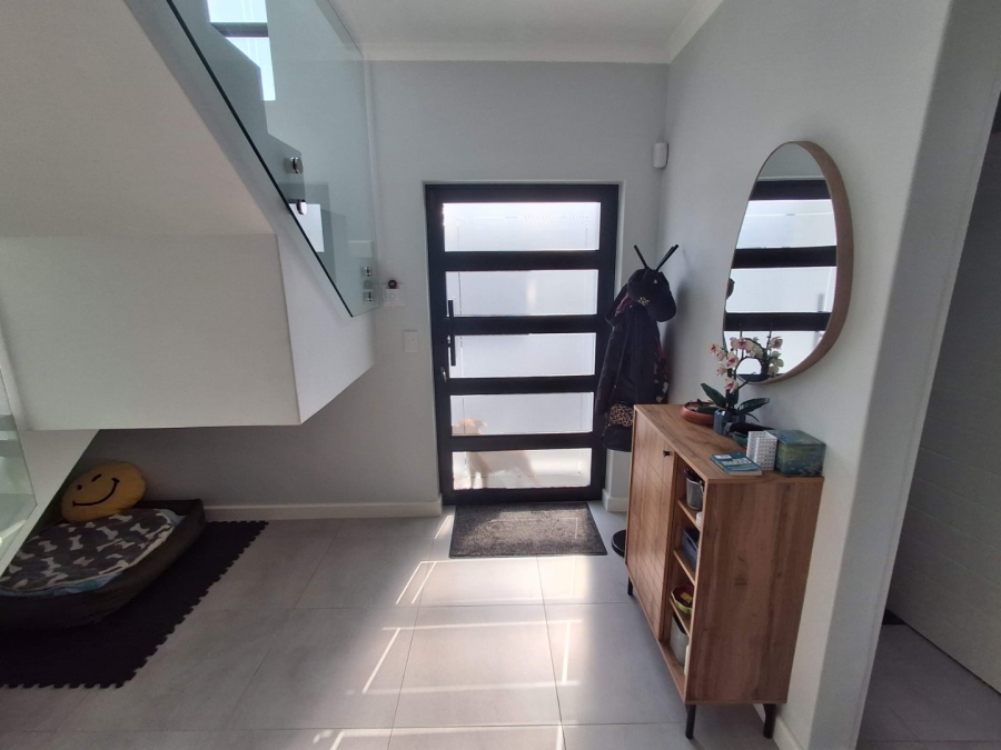 4 Bedroom Property for Sale in Sandown Western Cape